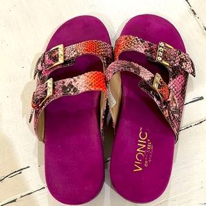 Vionic Sport Sandals NWOT